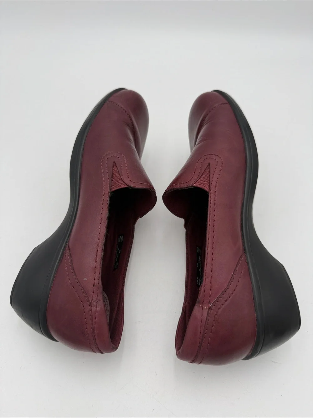 Clarks Women’s Burgundy Slip-On Comfort Loafers women’s 8M casual office Y2K
